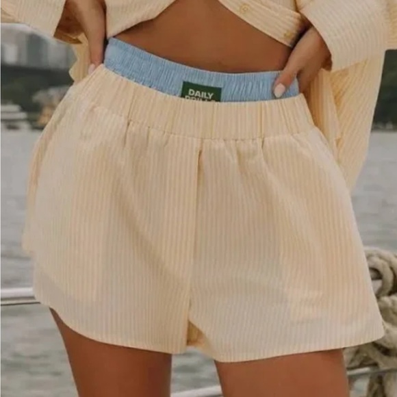 Daily Drills Pants - Daily Drills Cream and Blue Athletic Shorts with Relaxed Fit